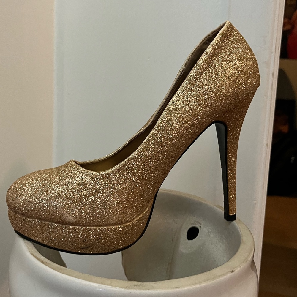 ARDENE Gold Sparkly High Heels 👠